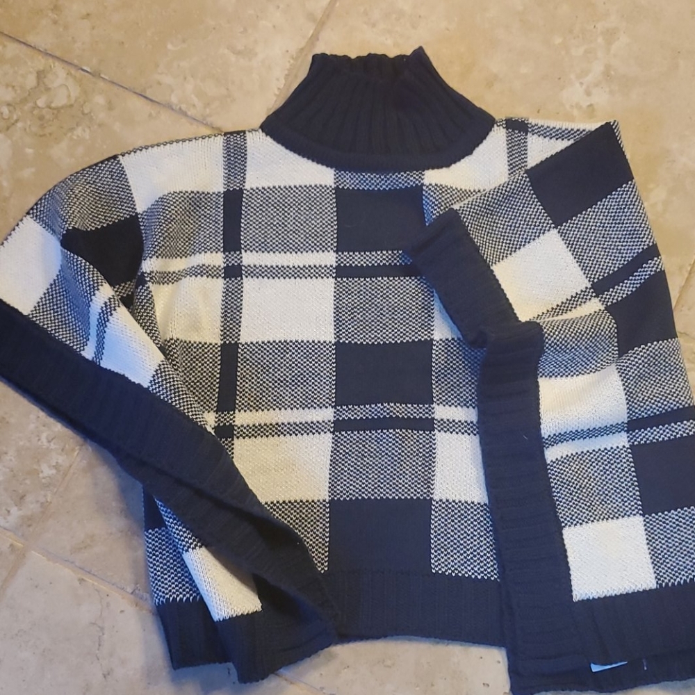 Columbia  sweater blanket